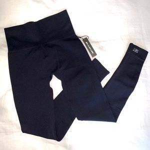 NWT SET active leggings